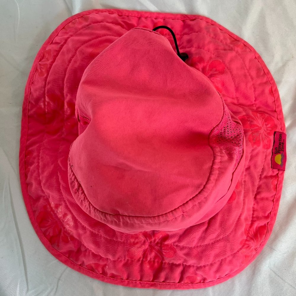 Sun Protection Zone Bucket Sun Hat with Chin Strap Vents and Adjustable Sizing - Picture 1 of 5